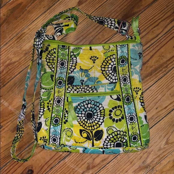 Vera Bradley Handbags - Vera Bradley Crossbody Hipster ✨